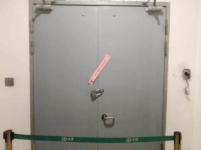 款客服电话关机公司楼层货梯通道已被封凯发K8迷失的永坤黄金：投资者无法提(图4)